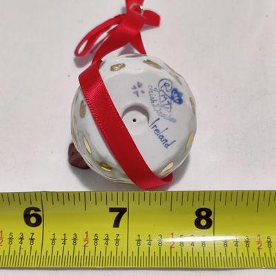 CHARMING VINTAGE DRESDEN ROBIN BASKET ORNAMENT MADE IN IRELAND