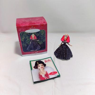 1998 HALLMARK KEEPSAKE HOLIDAY BARBIE COLLECTION SERIES ORNAMENT