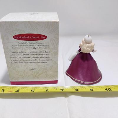 1996 HALLMARK KEEPSAKE HOLIDAY BARBIE COLLECTION SERIES ORNAMENT