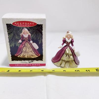 1996 HALLMARK KEEPSAKE HOLIDAY BARBIE COLLECTION SERIES ORNAMENT