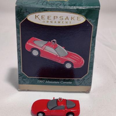 1997 MINIATURE RED CORVETTE HALLMARK KEEPSAKE ORNAMENT