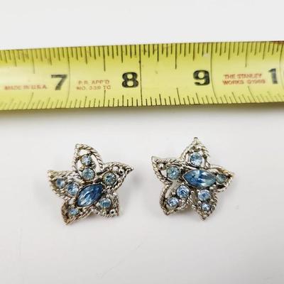 SARAH COVENTRY BLUE & SILVER TONED BROOCH & EARRING SET