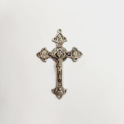 BEAUTIFUL SILVER PLATED ITALIAN RELIGIOUS CROSS PENDANT