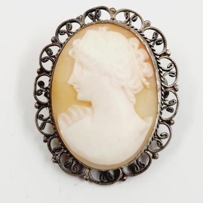 SILVER FRAMED ANTIQUE CAMEO BROOCH