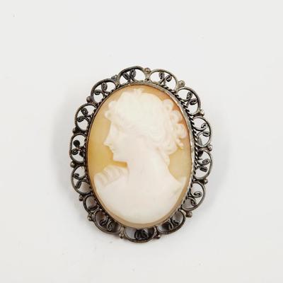 SILVER FRAMED ANTIQUE CAMEO BROOCH