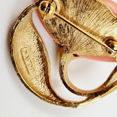 VINTAGE AVON LUCITE & CORAL GOLD TONED  BROOCH