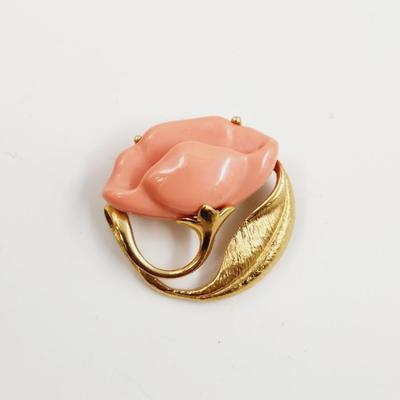 VINTAGE AVON LUCITE & CORAL GOLD TONED  BROOCH