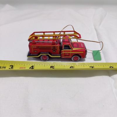 VINTAGE VOMAG LADDER FIRE TRUCK TIN TOY ORNAMENT