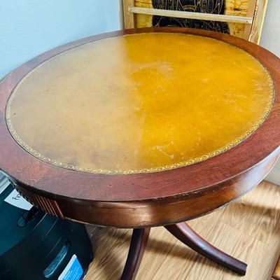 Light Brown Pedestal Table (DR-AW)