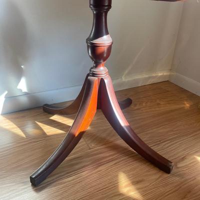 Light Brown Pedestal Table (DR-AW)