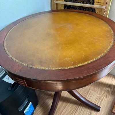Light Brown Pedestal Table (DR-AW)