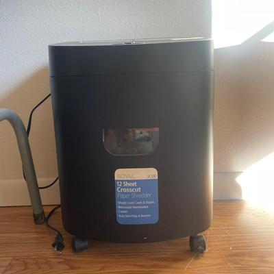 Royal SC120 Crosscut Paper Shredder (DR-AW)