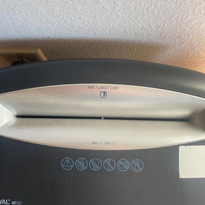 Royal SC120 Crosscut Paper Shredder (DR-AW)