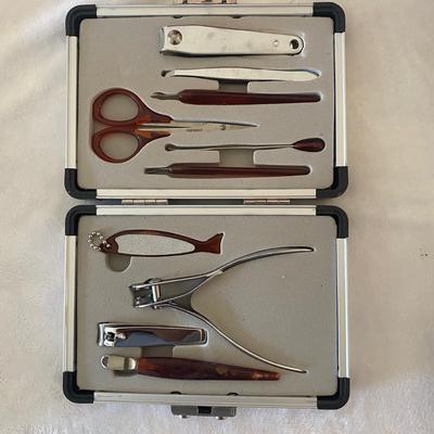 Hair and Nails Self Care Kit (CR-EJ)