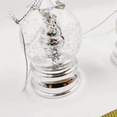 BEAUTIFUL 4 SET OF QUALITY MADE SNOW GLOBE ORNAMENTS