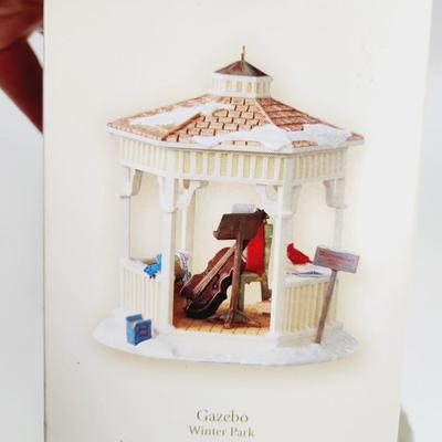 HALLMARK KEEPSAKE GAZEBO WINTER PARK ORNAMENT