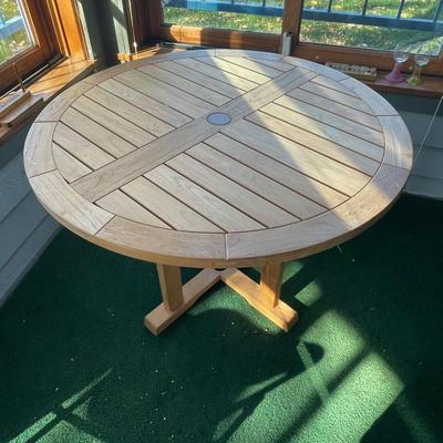 Round wooden Outdoor / Patio table