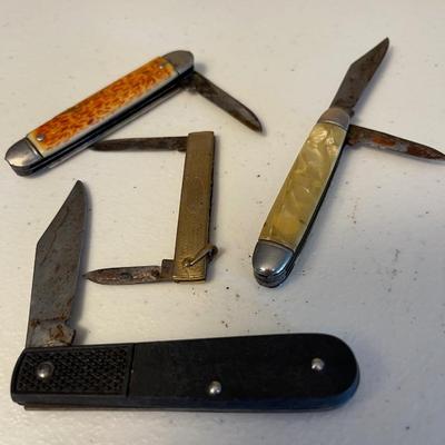 4 pocket knives