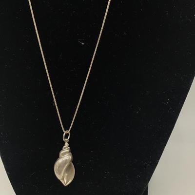 Silver 925 Pendant and Chain seashell