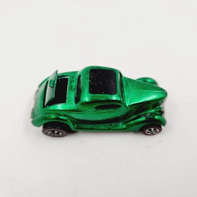1968 HOTWHEELS REDLINE CLASSIC 36 FORD COUPE GREEN