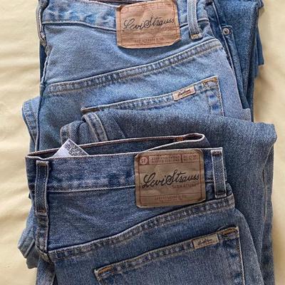 Jeans 34x30 some are longs
