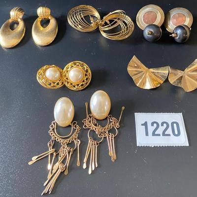 Pierced Earrings