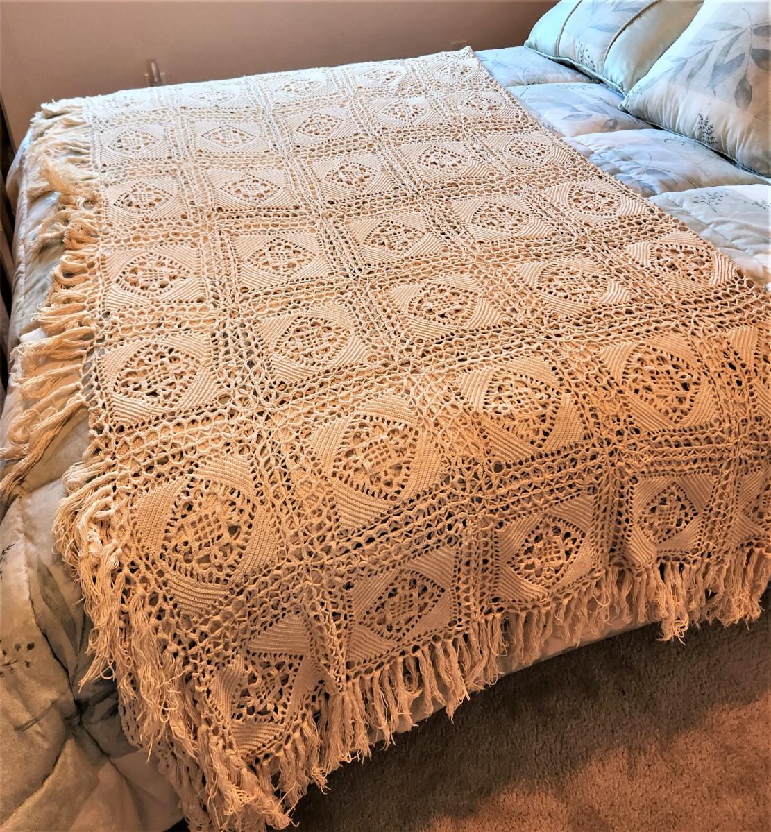 Lot #94 Lovely Crocheted Bed Cover - great condition | EstateSales.org