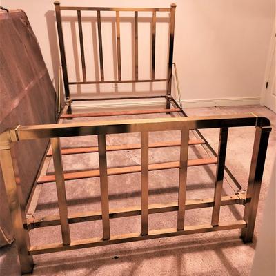 Lot #95  Vintage Polished Brass Bed - Double/Full with Linens