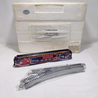 BACHMANN HAWTHORNE VILLAGE NASCAR DALE EARNHARDT JR HO PASSENGER CAR W/ EZ TRACK LEFT HAND TURN-OUT