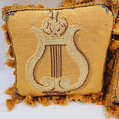 CUTE CORONA DECOR MUSICAL DECORATIVE PILLOWS