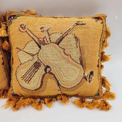 CUTE CORONA DECOR MUSICAL DECORATIVE PILLOWS