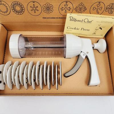 NEW PAMPERED CHEF COOKIE PRESS