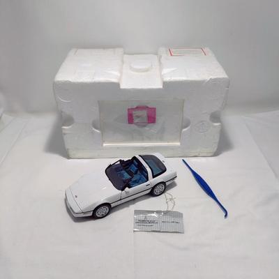 FRANKLIN MINT DIECAST 1983 CHEVROLET CORVETTE SPORT COUPE 1:24 #1455/1983