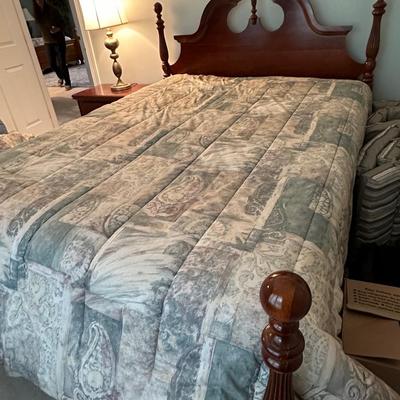 Antique queen bed