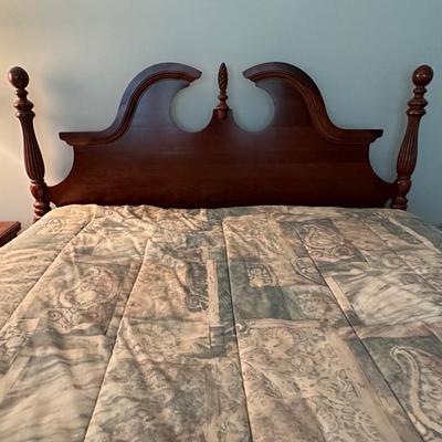 Antique queen bed