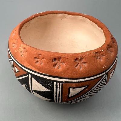 Vintage DC Vallo Acoma New Mexico Native American Style Pueblo Hand Painted & Signed Pottery Bowl