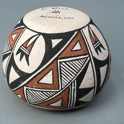 Vintage DC Vallo Acoma New Mexico Native American Style Pueblo Hand Painted & Signed Pottery Bowl