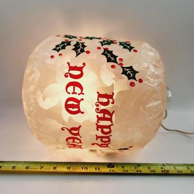 VINTAGE CHRISTMAS WONDERLAND LAMP