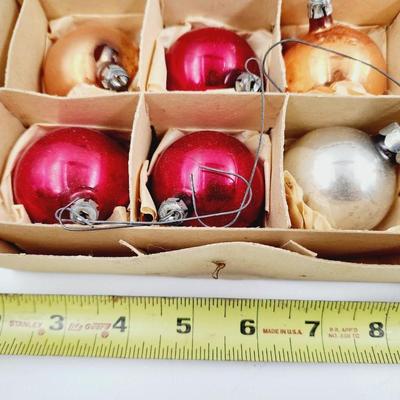 VINTAGE SANTA LAND SHINY ORNAMENS