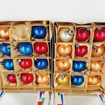 VINTAGE SANTA LAND SHINY ORNAMENS