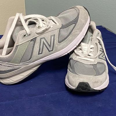 Women's White & Grey New Balance 990V5 9.5 Sneakers Running Shoes