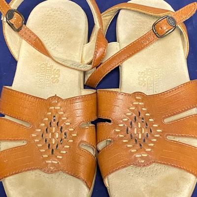 SAS Shoes Brown Leather Sandals with Ankle Buckles Size 9