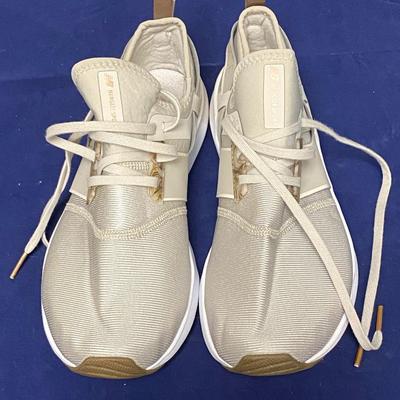 Light Beige New Balance Nergize Sport Size 10 Tennis Shoe Sneakers