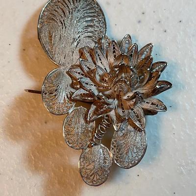 Sterling floral brooch - Hari Sosial