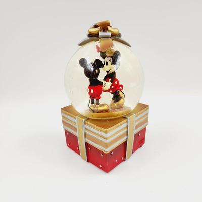 2008 DISNEY MINNIE & MICKEY SNOW GLOBE