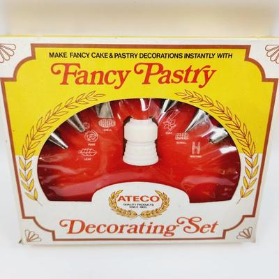 VINTAGE FANCY PASTRY DECORATIVE SET