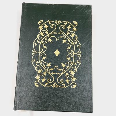 UNITED STATES MARTIAL PISTOLS & REVOLVERS HARDBACK BOOK