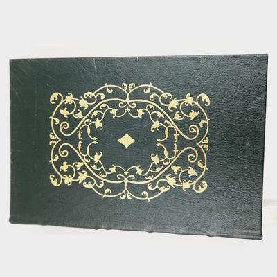 UNITED STATES MARTIAL PISTOLS & REVOLVERS HARDBACK BOOK
