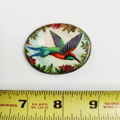 VINTAGE SHELL HUMMINGBIRD HAND PAINTED ART BROOCH