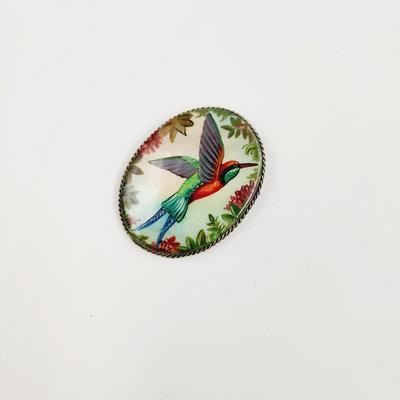 VINTAGE SHELL HUMMINGBIRD HAND PAINTED ART BROOCH